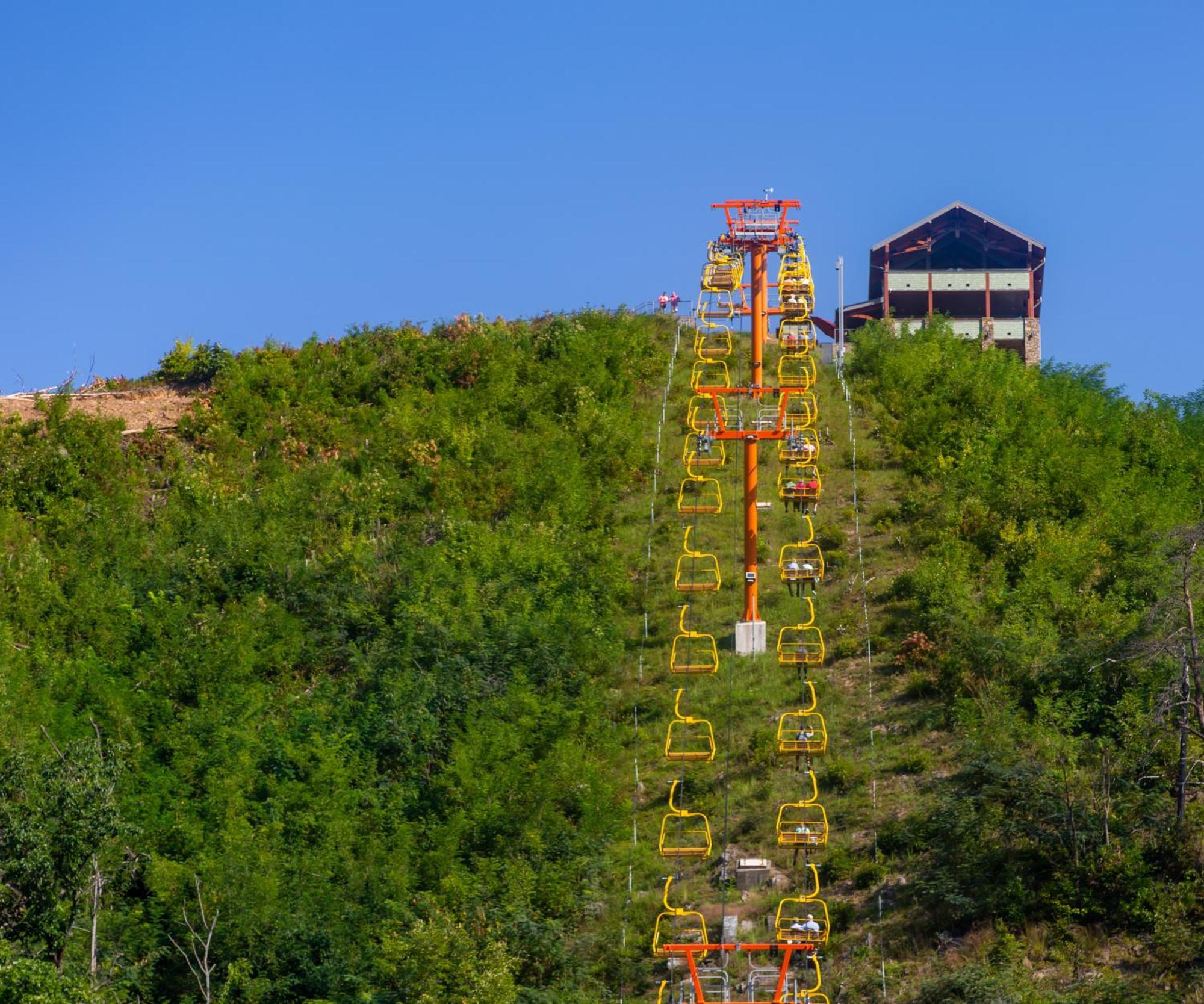 Mountain Eden, Hot Tub, Resort Pool, Wifi, 1089 Free Tickets Each Paid Day, Dollywood And More Gatlinburg Exterior photo
